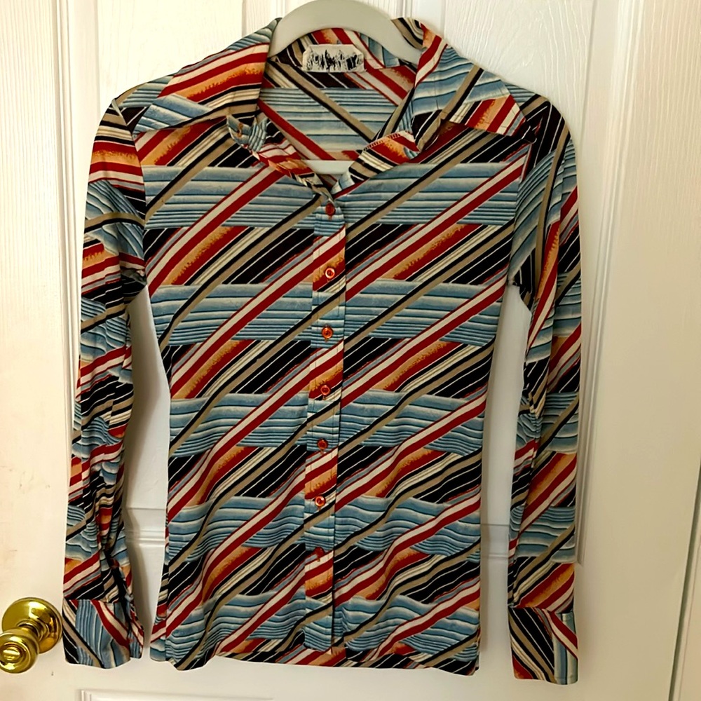 Vintage 1970’s Vicki Volts Button Down Cuffed Cuffed Sleeves Blouse